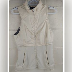 Lululemon  Kanto Catch Me Vest Angel Wing Ghost Dot Embossed Hidden Hood size 2